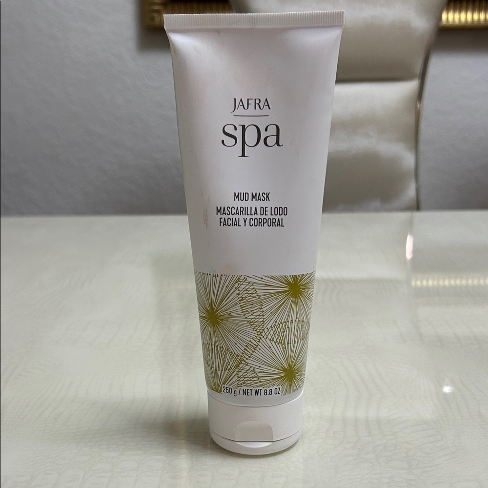 JAFRA Spa Mud Mask - White and Gold